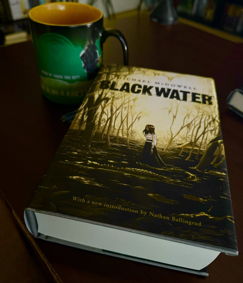 Zepp1978's tweet image. Headed back to Perdido for volume 2. 

#Blackwater #MichaelMcDowell #BlackwaterSaga #NowReading