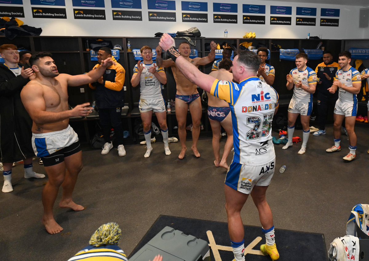 leedsrhinos's tweet photo. 🎵 @James_Donaldson leads the team song after his testimonial game https://t.co/DWBzhDOQOB