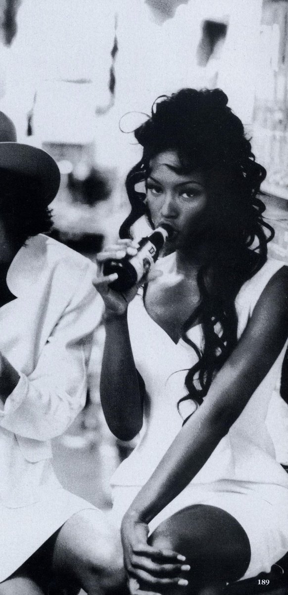 naomi campbell by arthur elgort for vogue us, february 1992