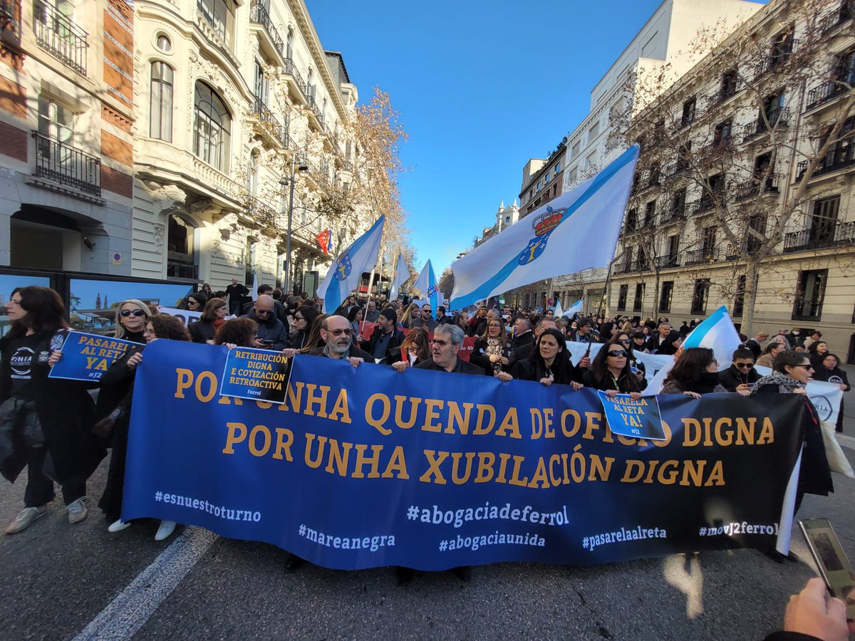 <a href="/SaizElma/">Elma Saiz</a> <a href="/ILUNION/">ILUNION</a> <a href="/Congreso_Es/">Congreso</a> Hola <a href="/SaizElma/">Elma Saiz</a> : Queremos recordarle que los abogados y procuradores gallegos votaremos en las elecciones autonómicas del 18F. Que no se les olvide, ni a usted ni a su partido, que no queremos Pacto de Toledo, sino una #PasarelaJ2AlReta 
#SomosLosJ2