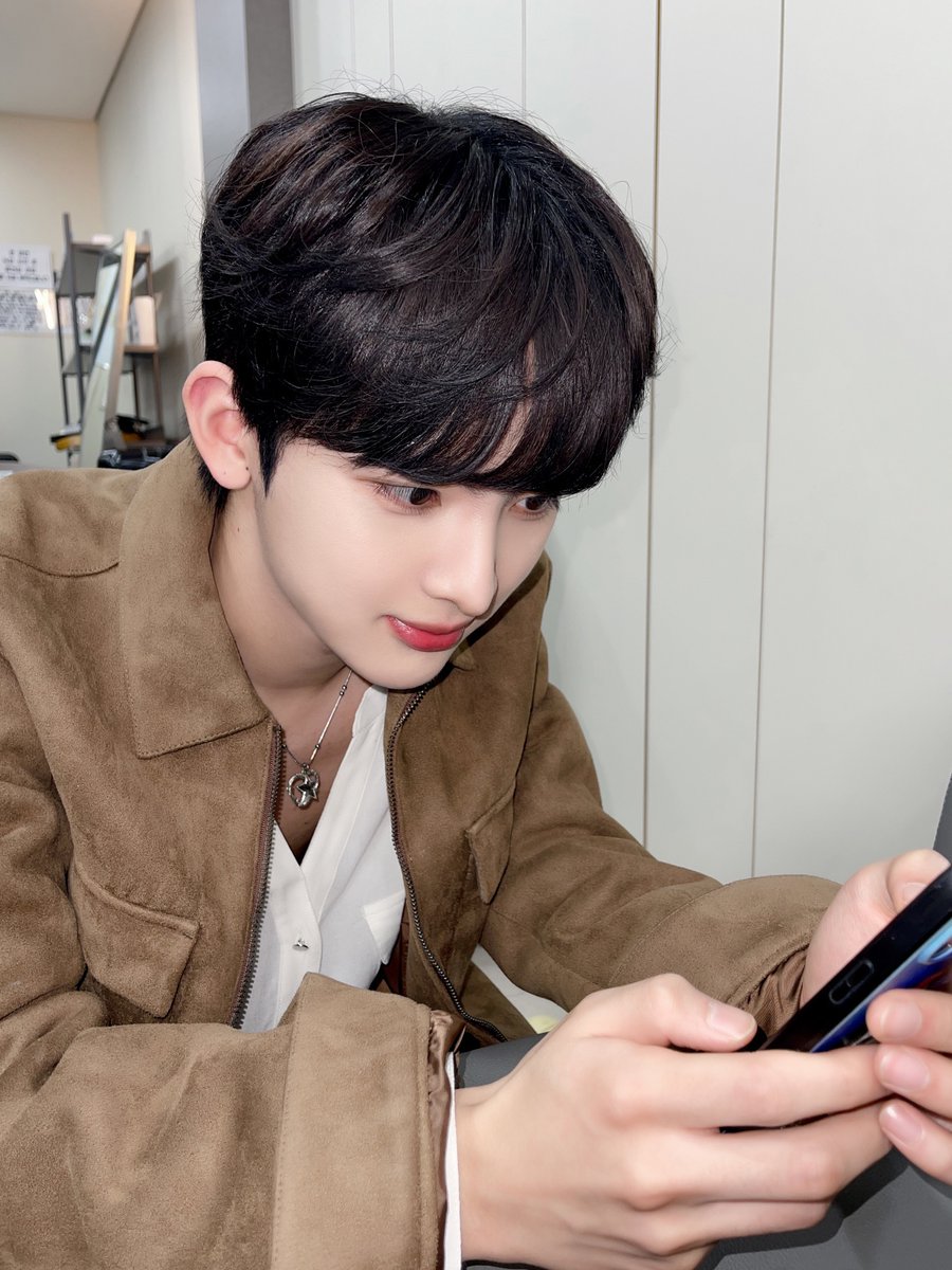 onlyLINGQI's tweet photo. 링치 오빠..✨ https://t.co/clm0RtQ1ze