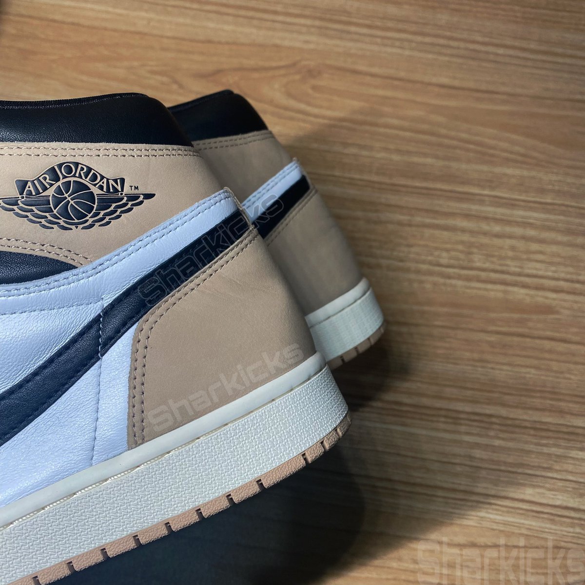 2024 “Latte” Air Jordan 1 High OG ☕️🥛
Releasing on May 29th.