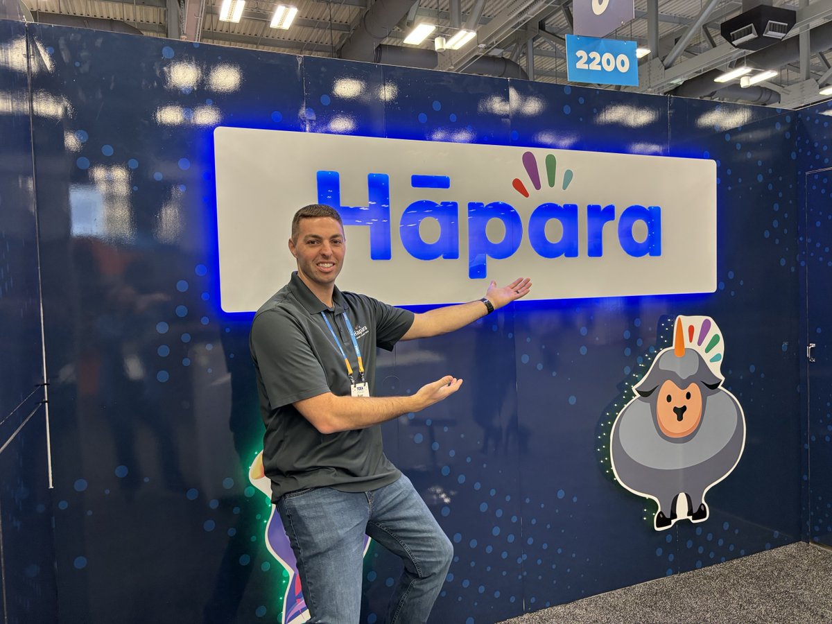 hapara_team's tweet photo. Hi #TCEA! Looking for easy ways to keep learners focused and safe online? Come by and see Ryan (and Hipi the sheepicorn) at booth #2135 in the Exhibit Hall!

#digitalcitizenship #screenmonitoring https://t.co/ZGCFibfTCF
