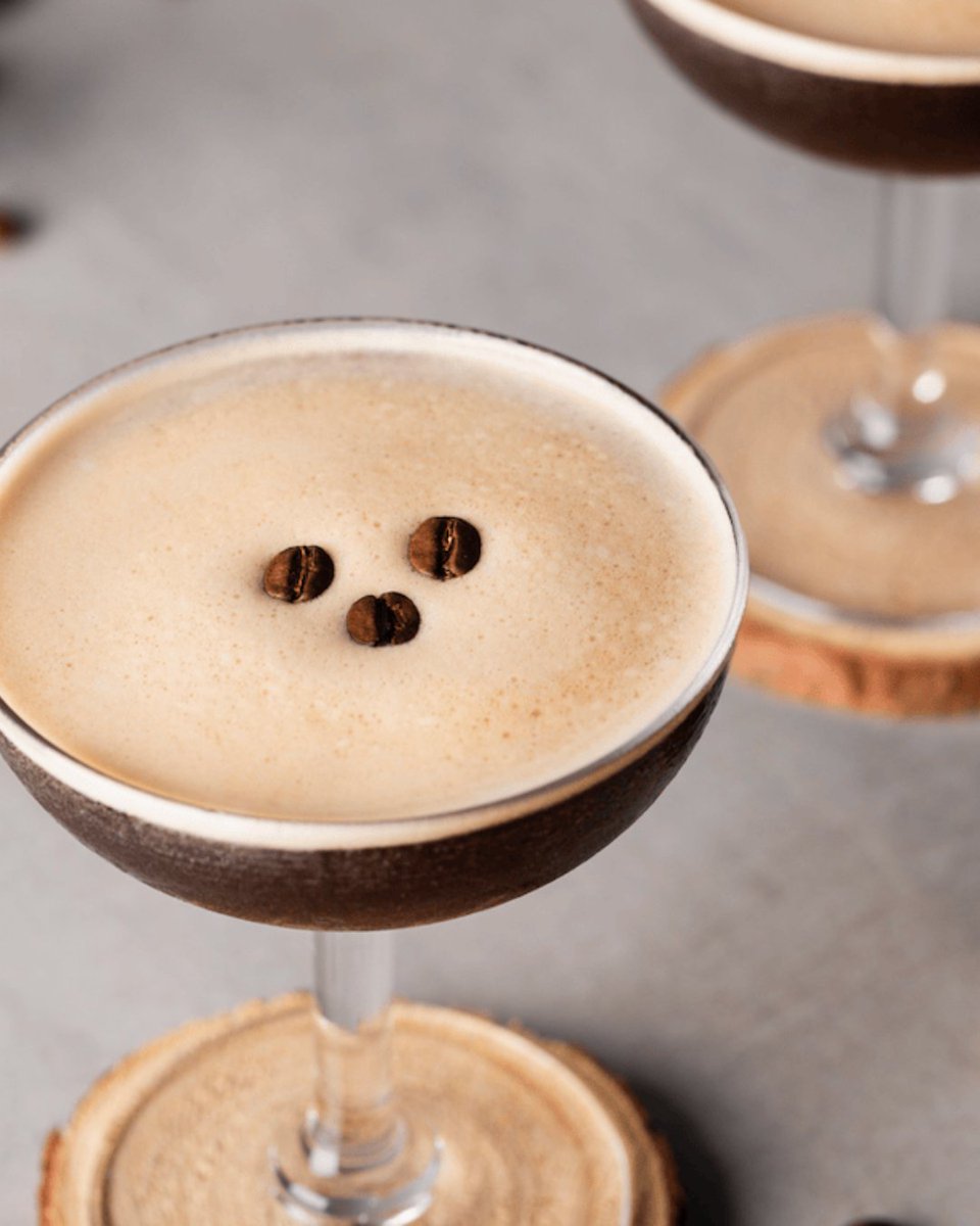 Mexico’s Answer to the Espresso Martini 🍸️

The carajillo cocktail stars strong coffee and Spanish liqueur, with notes of warm baking spices: l8r.it/BcCu