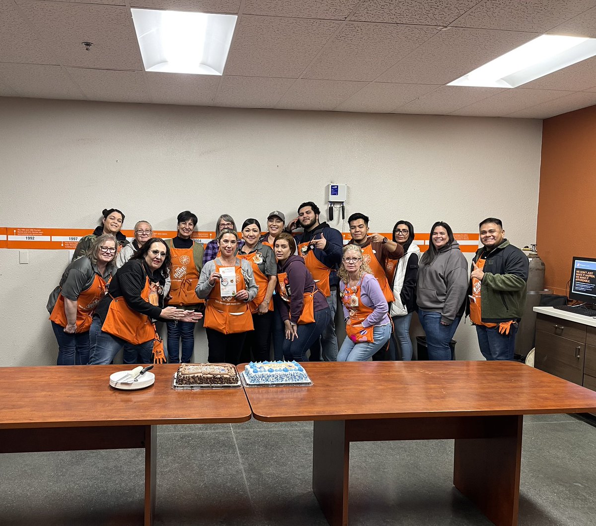 💎Diamond Alert!💎
🎉Congratulations to Kelli, the best OpsASM in #D312!!!🙌🏽She brings our Core Values to life and truly bleeds orange!!!🎊 Congratulations on your well deserved milestone Kelli!👍🏽 #BossLady #Diamond #MightyMoVal2 #1087 #PacSouth #ShesAllIn