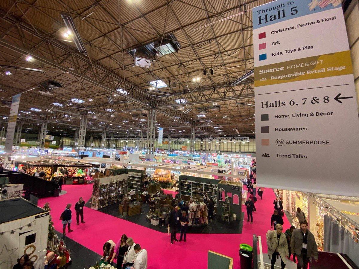 fullhouselabels's tweet image. Great day networking with some of our clients at #Springfair2024 #NEC #FullHouseLabels #Labels #Packaging #wovenlabel #patchesandpins #boxes