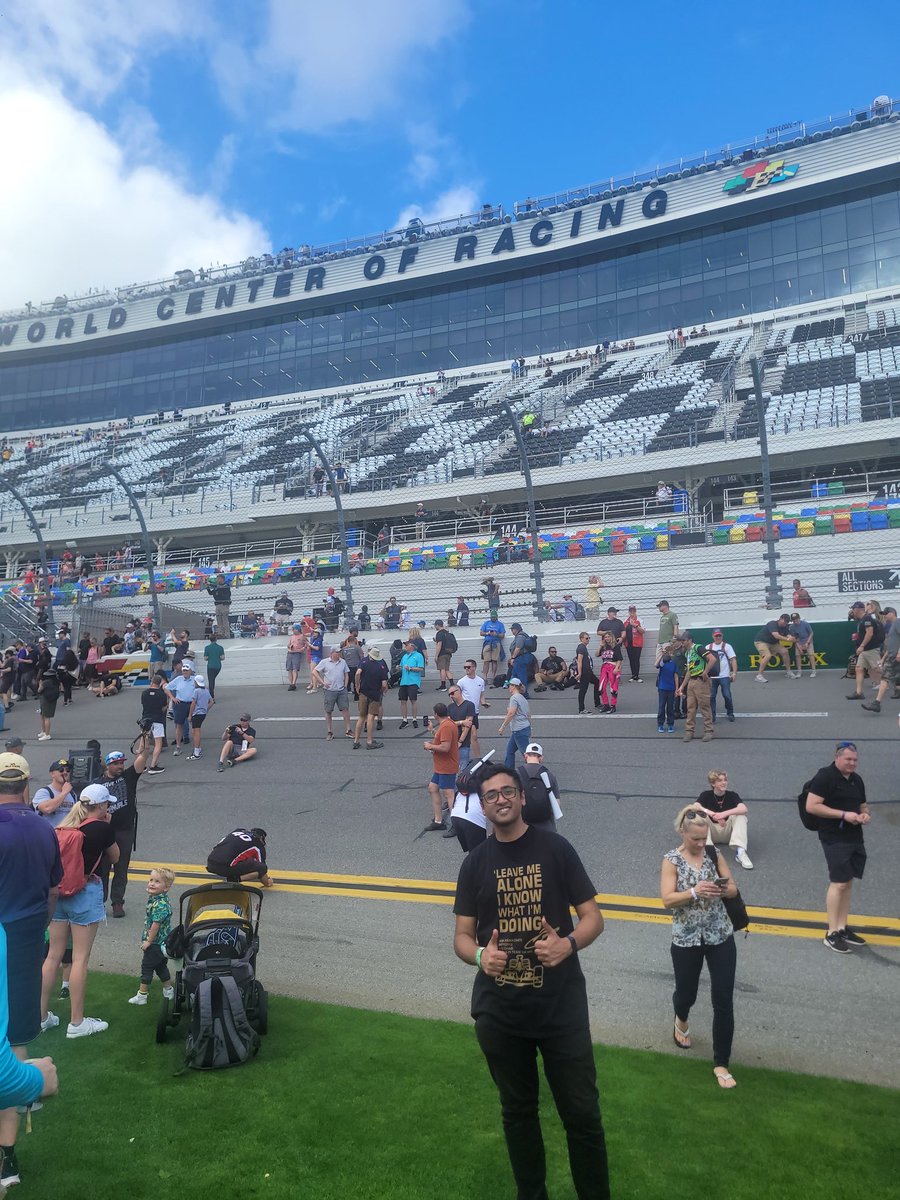 VirajAsher's tweet photo. There's no getting away from the 24 hours of Daytona hangover #Rolex24 https://t.co/wvxWYmUU5A