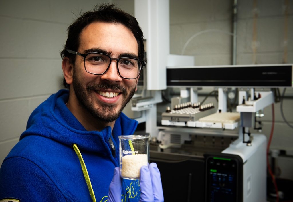 CraftMalting's tweet photo. ᴍᴇᴇᴛ ᴛʜᴇ ᴍᴀʟᴛᴄᴏɴ2024 ꜱᴘᴇᴀᴋᴇʀꜱ!
Bernardo Pontes Guimaraes, PhD Student at @UArkansas, presenting Investigating the Malting Suitability and Brewing Quality of Different Rice Cultivars.
#maltcon2024 #maltcon #malteducation #UofA
https://t.co/Z4J9VfxU1R https://t.co/yWKqraDjOo