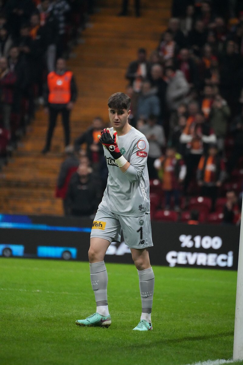 ScouTurk's tweet photo. Turkish Goalkeepers - 2005 Edition

🇹🇷 Deniz Ertaş - Konyaspor 🇹🇷
🇹🇷 Şamil Öztürk - Kayserispor 🇹🇷
🇹🇷 Berkant Bayrak - HB Køge 🇩🇰
🇹🇷 Deniz Dilmen - Başakşehir 🇹🇷
🇹🇷 Atakan Ordu - Galatasaray 🇹🇷
🇹🇷 Tyler Doğan - Holstein Kiel 🇩🇪
🇹🇷 Mert Bayram - Altınordu 🇹🇷

🧤🧱 https://t.co/b6f3ZBLwSY