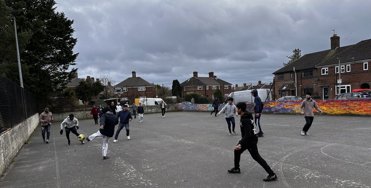 AMYA_Oxford's tweet photo. We held individual academics &amp; team sports competitions on the day, had an amazing food with curry, pasta and kheer and met so many friends from Swindon, Banbury, Didcot, High Wycombe &amp; of course Oxford 
#KhuddamIjtema #ThePerfectPreacher #Unity #Brotherhood https://t.co/85fBgDryZ4