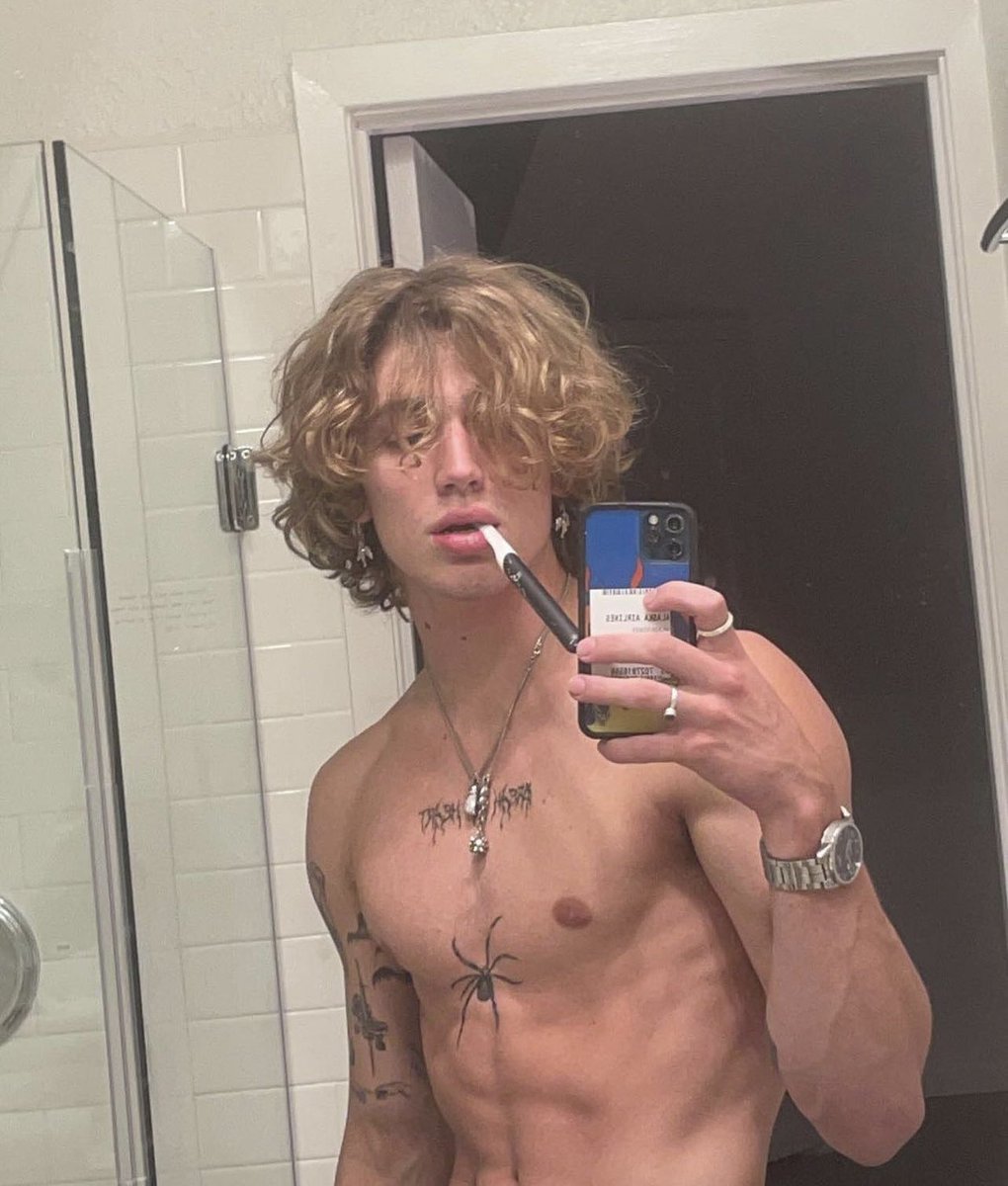 I’m finally back from a long hiatus, maybe like this for a dm? I need friends