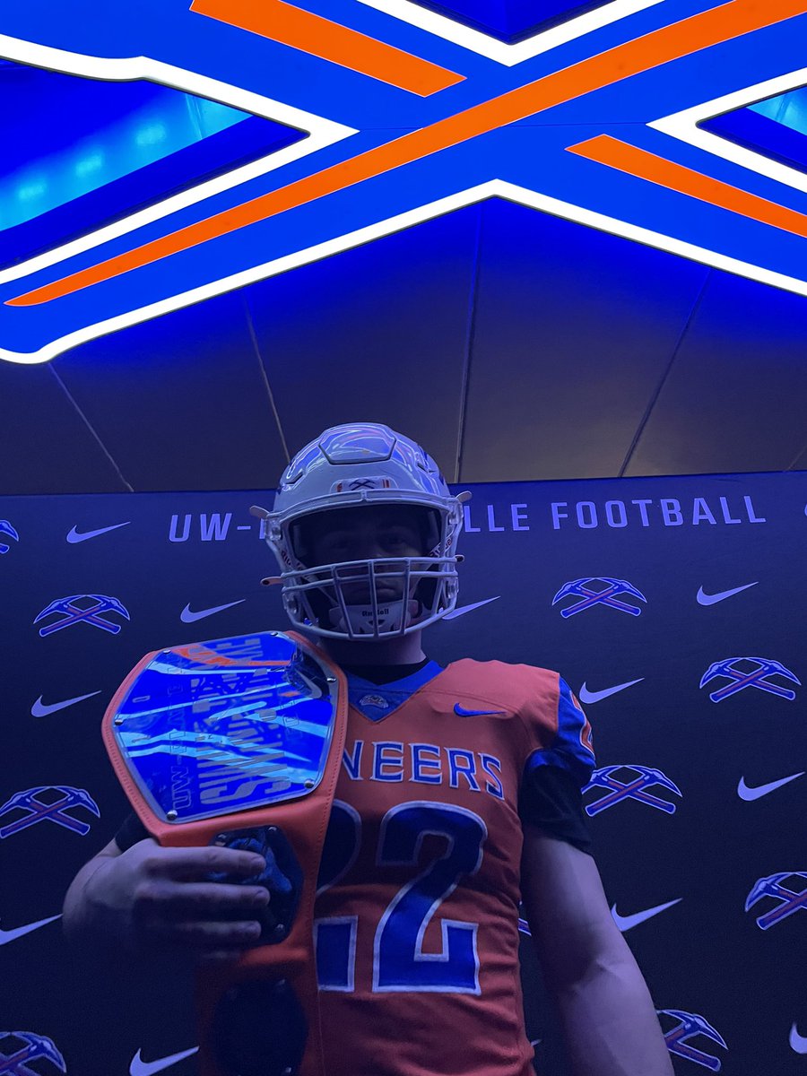 <a href="/UWPlattFootball/">UW-Platteville Football</a> |  <a href="/Ryan_Munz/">Ryan Munz</a>  <a href="/UWP_CoachHoff/">Drew Hoff</a>  Finally Committed!
Go Pioneers 🔵🟠 <a href="/fvlhs/">Fox Valley Lutheran</a> <a href="/SynergySPGB/">Synergy Sports</a>