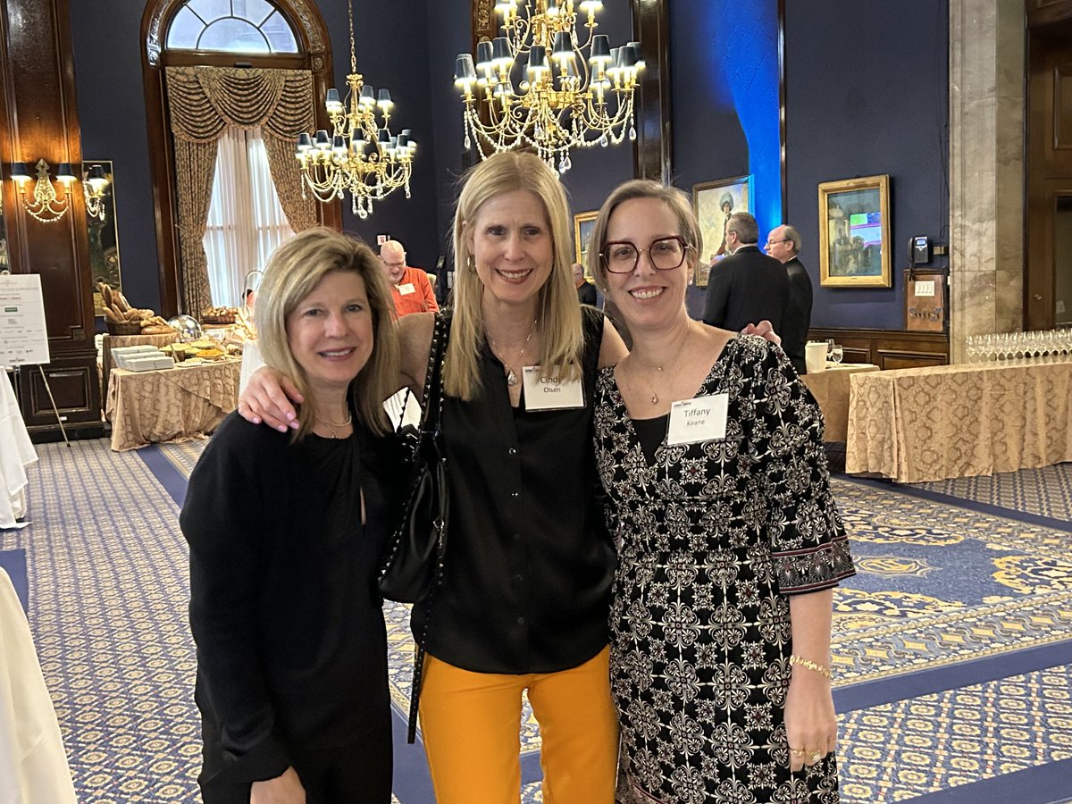 TheChicagoNinja's tweet photo. At D’Vine Affair Catholic Charities event at The Union League Club. Always a highlight. https://t.co/DozCZsZw5U