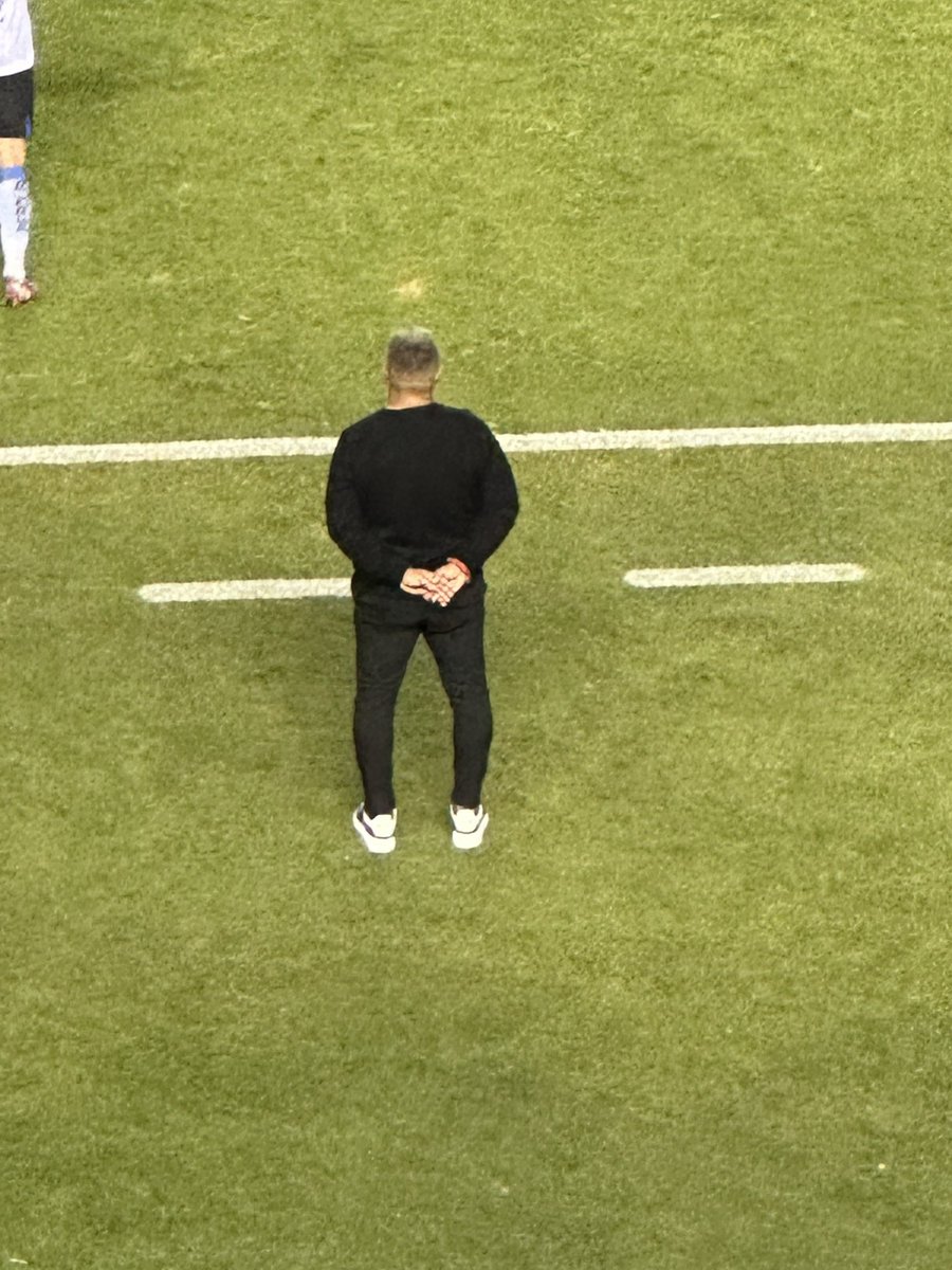 SamReye03049123's tweet photo. @alexpv74 @AndresEstevezMx Que tan equivocado está el Licenciado acerca de Mauro, para tí que mensaje manda a la cancha, así cruzado de brazos? https://t.co/1bph7ioqSE
