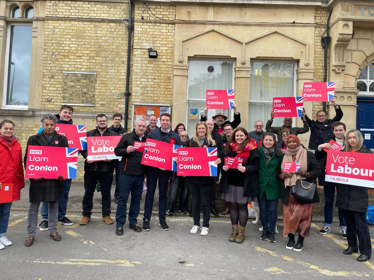 hodanhaili's tweet photo. Great campaign session with @LiamConlon2 and the #EalingMassive in Beckenham and Penge 🌹@EalingLabour https://t.co/Ugq7gX7Ku2