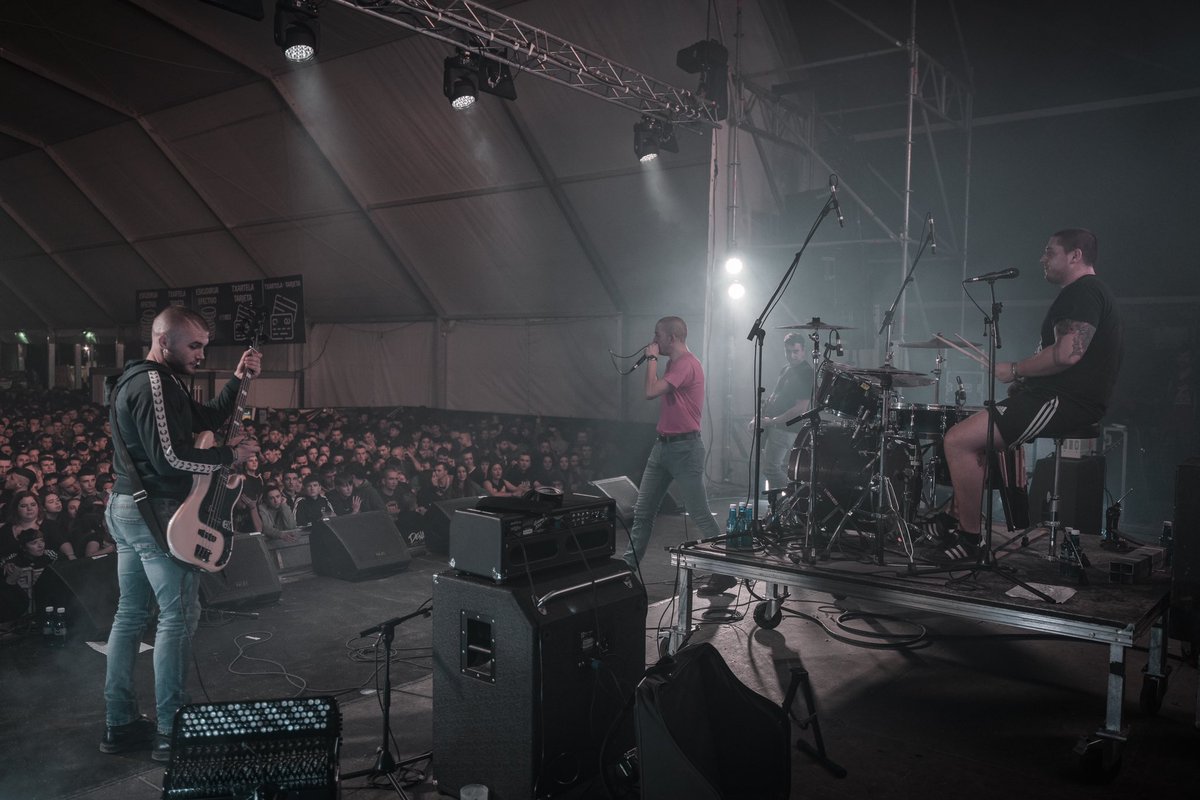 Hatortxurock's tweet photo. #HTX28 ๐ธ Argazki bilduma
๐ถ Streetwise
.
.
.
#hatortxu #auzolana #elkartasuna #hatortxurock #musikajaialdia #jaialdia #denaketxera #amaieraberribat #etxera #streetwise https://t.co/UoG07483fK