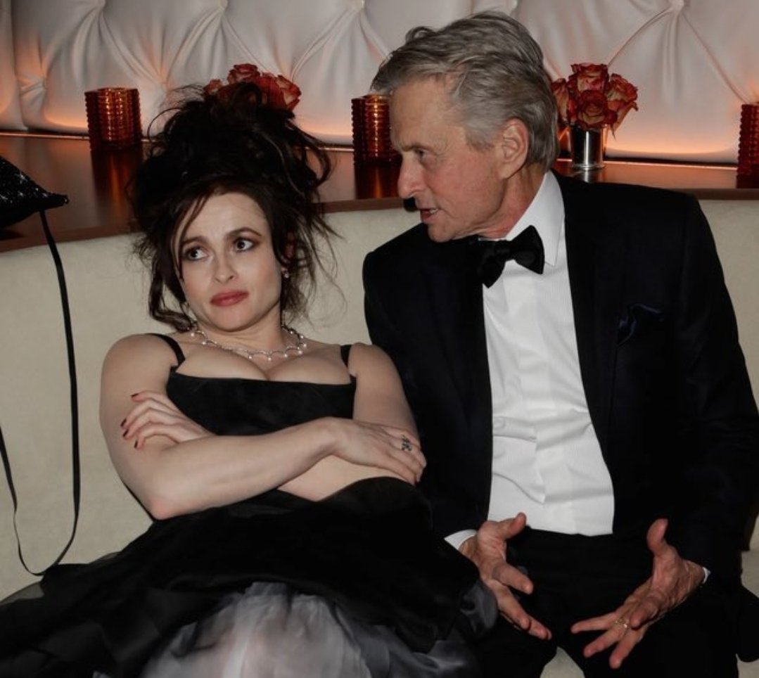 Cariño, es que si te gastas siempre los dividendos en zapatos, no nos alcanza para las Apple Visión Pro