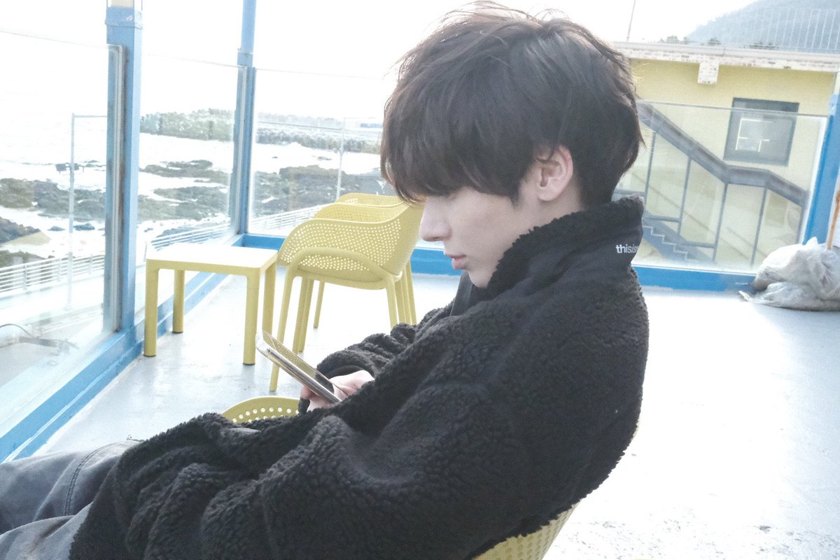 _Bg_1315's tweet photo. テヒョンお誕生日おめでとう〜🤍🤍🤍
ボムギュが撮ったこのテヒョンやばすぎてだめ https://t.co/94AlduChzA