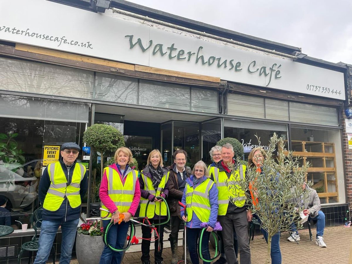 Great to see the local community out for a bit of #litterpicking in Kingswood & Tadworth this morning Thanks @Waterhousecafe for your generous hospitality to our volunteers @T66018937R @jed_dwight @Ju_Qu @KingswoodVCA @TadworthWalton @Rebecca_SPaul facebook.com/share/p/q845Wa…