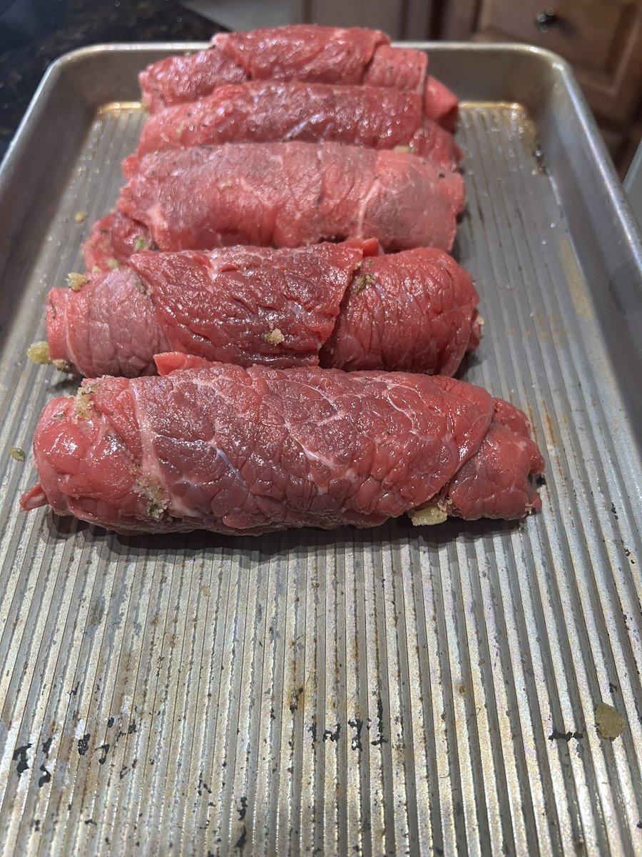 PowerPeteB's tweet photo. Got the #Braciole going this afternoon #sundaysauce #sundaygravy https://t.co/zfnAIUua8f