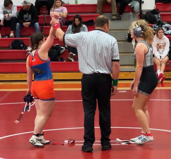 CBSQUIRRELS's tweet photo. Please come to the TJAC tomorrow at 4:45 pm to help us celebrate our graduating captain and varsity 155, Hannah Morris! 
Thanks for the effort in the room Hannah!!
@CBCommSchools @TJHSAthletics https://t.co/xIKTXw8nP1