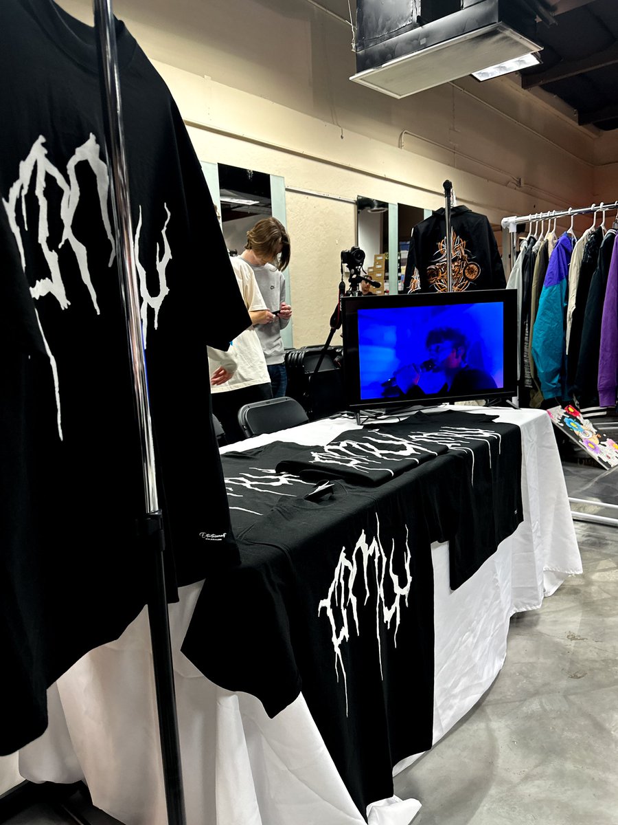 pmwentertainmnt's tweet photo. Come stop by and purchase “PMW Limited Collection” at “THE FREEWORLD MARKET” 

Address: 2406 S 24th St Bldg B

HUGE Shoutout To @AZWAYTOOACTIVE &amp; @GETFREETV_ https://t.co/cg3SKspQB9