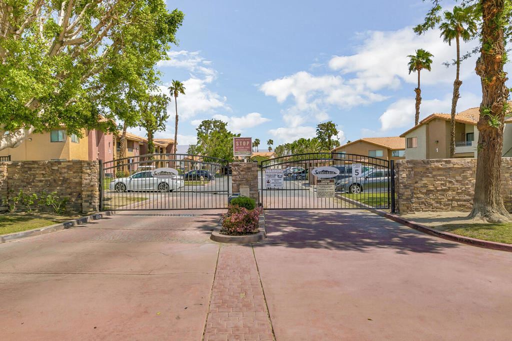 debbiebehlman's tweet photo. 78650 Avenue 42 #2203, Bermuda Dunes, CA, 92203
1 bed | 1 bath 760 Sq. Ft.
Active | $1,695
https://t.co/EyahIAqze6
Excellent downstairs one bedroom one bath long term lease opportunity. Interior location in the gated community of Saddleback. Upgraded downstairs unit with... https://t.co/u5VRqFGmjG