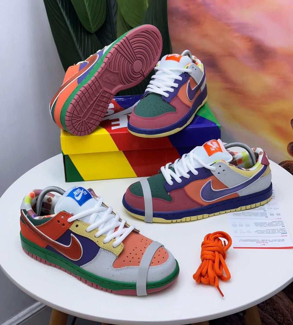 Glammorhot's tweet photo. LUXURY SNEAKERS 

SIZE 40-45

PRICE 45000

FULLY BOXED

#GRAMMYs #BurnaBoy #Davido #Asake #ayrastarr #Rema https://t.co/QsARZgrjif