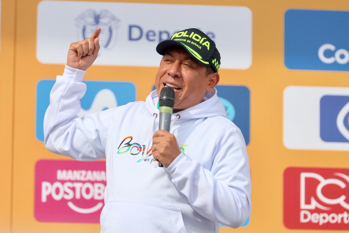 CarlosAmayaR's tweet photo. Hoy más que nunca, que viva esta #BoyacáGrande.

Desde esta tierra de campeones, hoy le damos la bienvenida al #TourColombia2024.

¡El deporte grande de Colombia se vive en Boyacá! De eso no hay duda💪🏻. 

Gracias paisano ilustre, señor presidente de @fedeciclismocol, Mauricio Vargas, por aceptar nuestra invitación a realizar en Boyacá, en su tierra, este evento, el más grande de Latinoamérica.

Que el mundo pueda ver la belleza de nuestras montañas, de nuestra gente, es para nosotros un orgullo.

Digámosle al mundo que #BoyacáEsParaVivirla y que esta tierra grande tendrá este y muchos otros grandes eventos, como la Vuelta a Colombia, que partirá desde el Valle de Tenza.