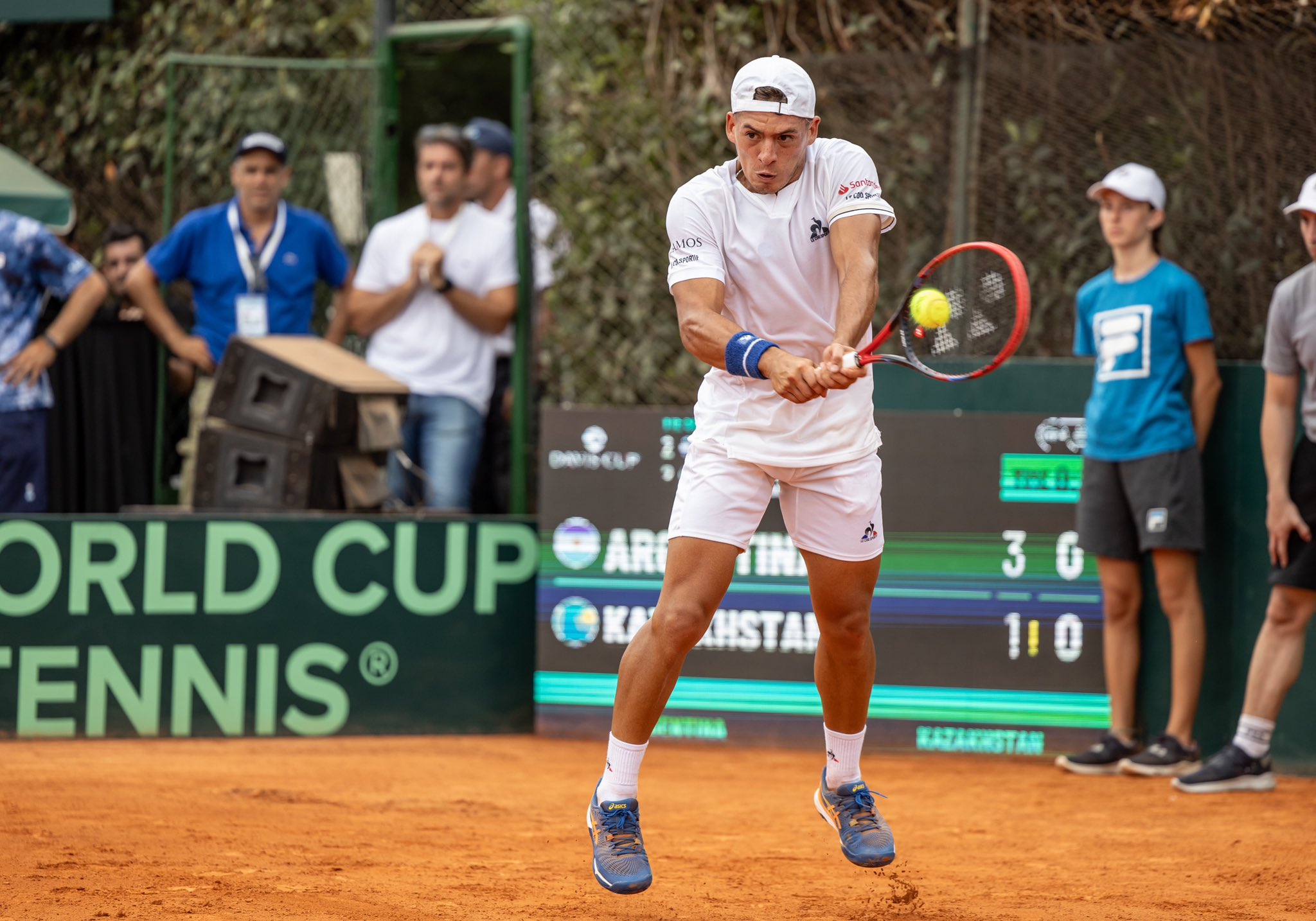 Asociación Argentina de Tenis on X: "Sebastián Báez se impuso en el primer set ante Dmitry Popko por 6-4. La serie está igualada 2️⃣ - 2️⃣ https://t.co/Ms4RiJqwEF" / X
