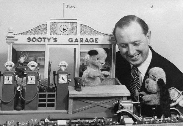 "Bollocks to this, does anyone fancy a pint?"

              NN Motherf**kers, NN. 👋