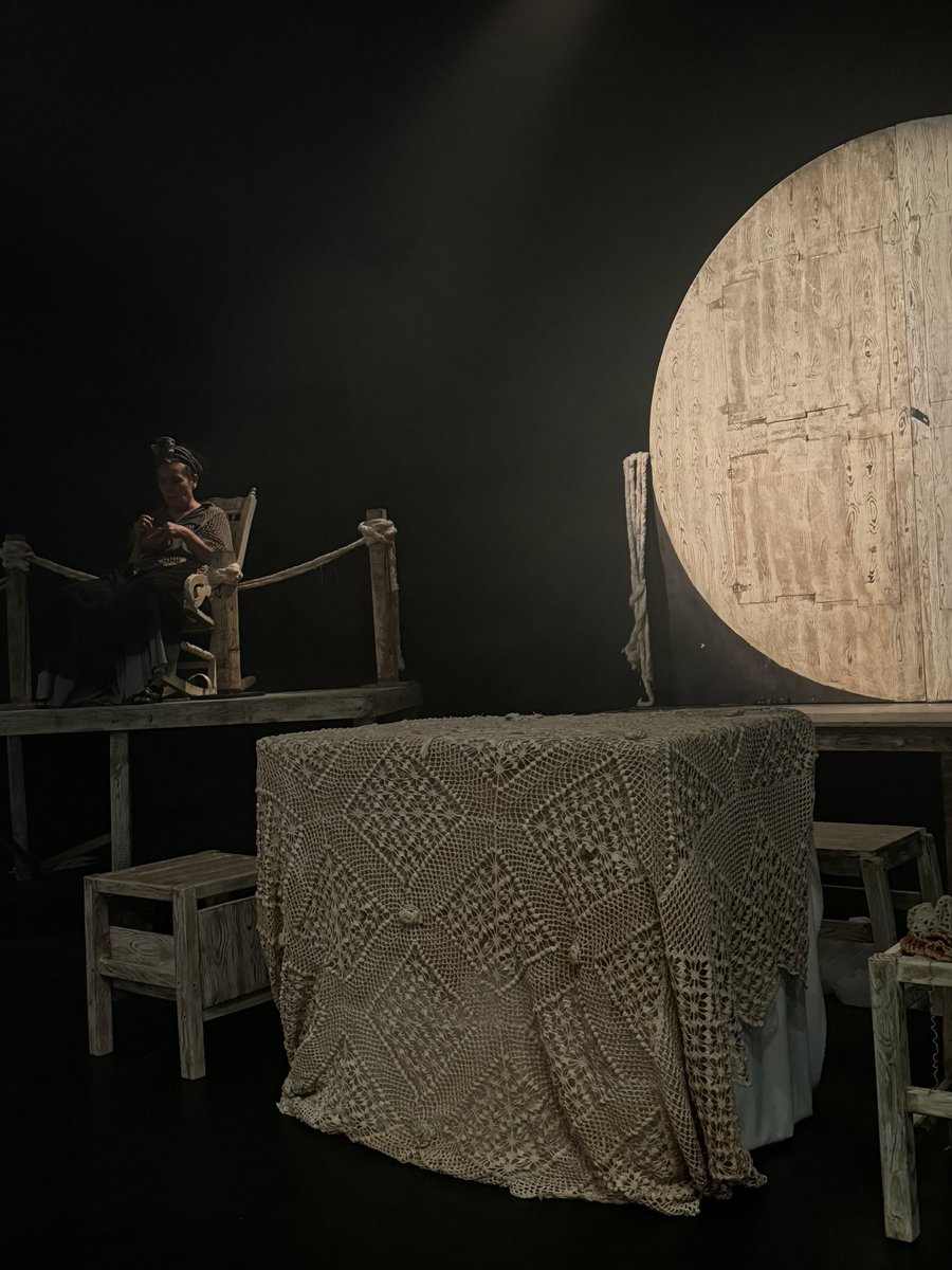 ElAquelarre_'s tweet photo. Hoy se ve #ElEclipse de @teatrounam https://t.co/JQFxF4iW2N