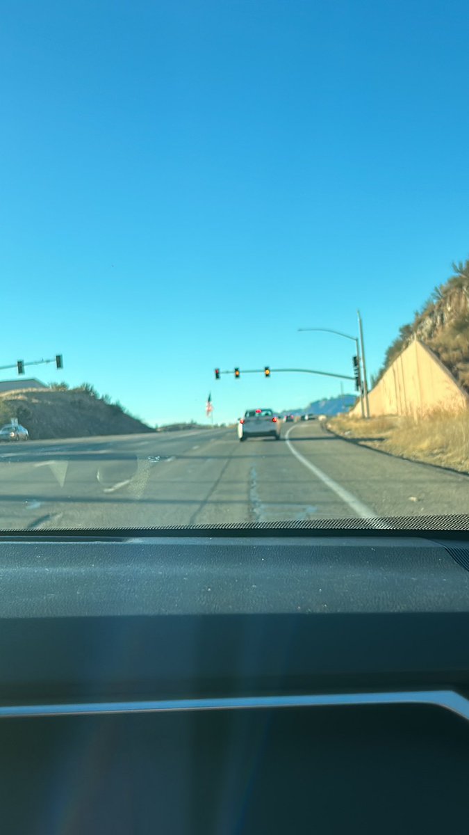 Benini_N_07's tweet photo. Leaving Arizona with a 1st place finish at a challenge! Urshifu Inteleon is broken and it’s nice to take breaks from it every now and then. +15 points +1 chipotle steak bowl + one free ride home from Aba🙏🏻 #day1squad https://t.co/QFCedyAsnN