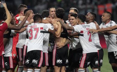 CantosVIP365's tweet photo. TEM QUE RESPEITAR O MAIOR DO BRASIL!!!!!!

É CAMPEÃO PORRA!!!!!!!!!!!!!

É IMPOSSÍVEL DESCREVER O TAMANHO DO SÃO PAULO FUTEBOL CLUBE

GIGANTESCO!!!!!!!!!! https://t.co/n1QCYDfXpX