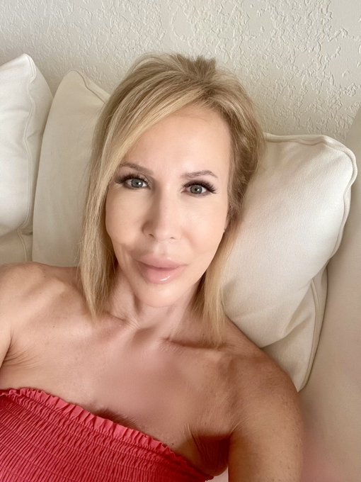 Happy Sunday! Thinking of you! ❤️ I&rsquo;ll be waiting for you in my DMs:  https://t.co/8Ng4kPg3MJ  #SundayFunday<a href="/tag/sundayfunday"class="tags"><span>#sundayfunday</span></a><a href="/tag/sundayvibes"class="tags"><span>#sundayvibes</span></a><a href="/tag/onlyfans"class="tags"><span>#onlyfans</span></a><a href="/tag/onlyfan"class="tags"><span>#onlyfan</span></a>