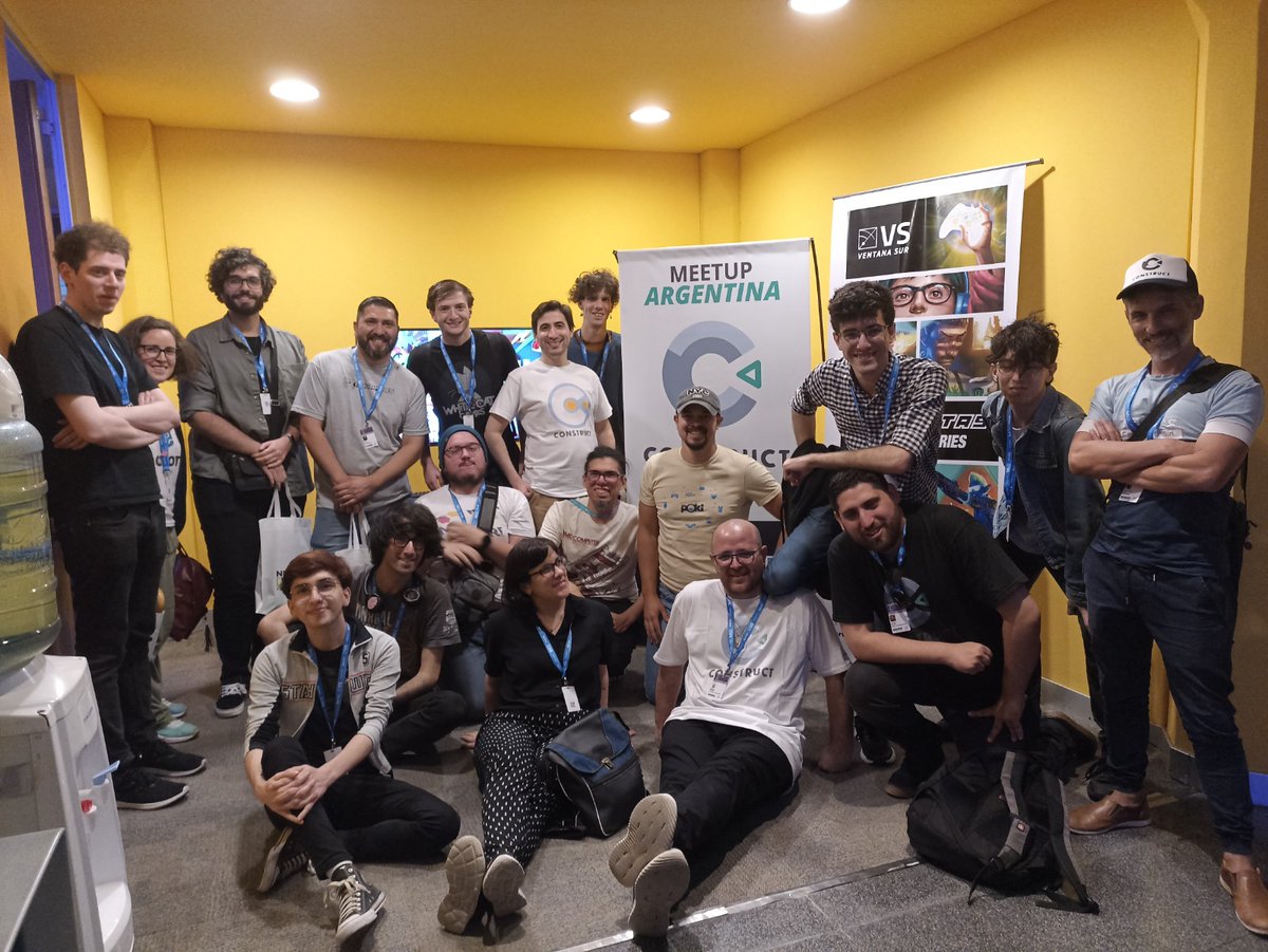 ConstructArg's tweet photo. ¡Y se hizo nomás! Primera juntada argentina de @ConstructTeam.

Gracias a todes les que fueron el 29 de noviembre, y por supuesto a @VentanaSur, @DavTMar, @ChappJames y @littlelesslost por el espacio, la organización y el entusiasmo. https://t.co/r2a0pXBVJY