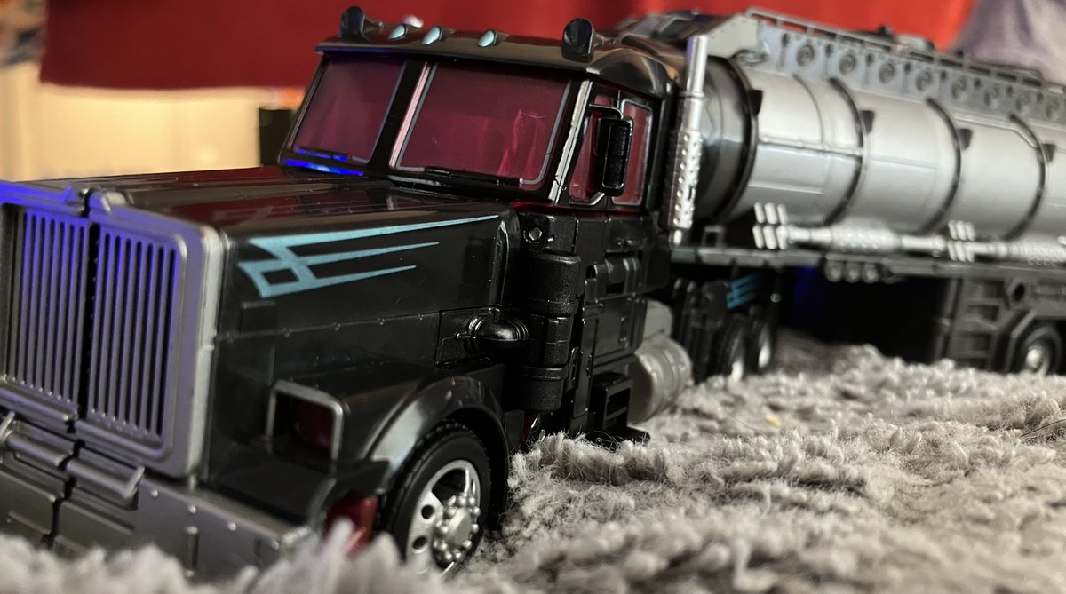 Black Convoy. 

#Transformers #transformersrid2001 #scourge #blackconvoy #carrobots #transformerslegacy