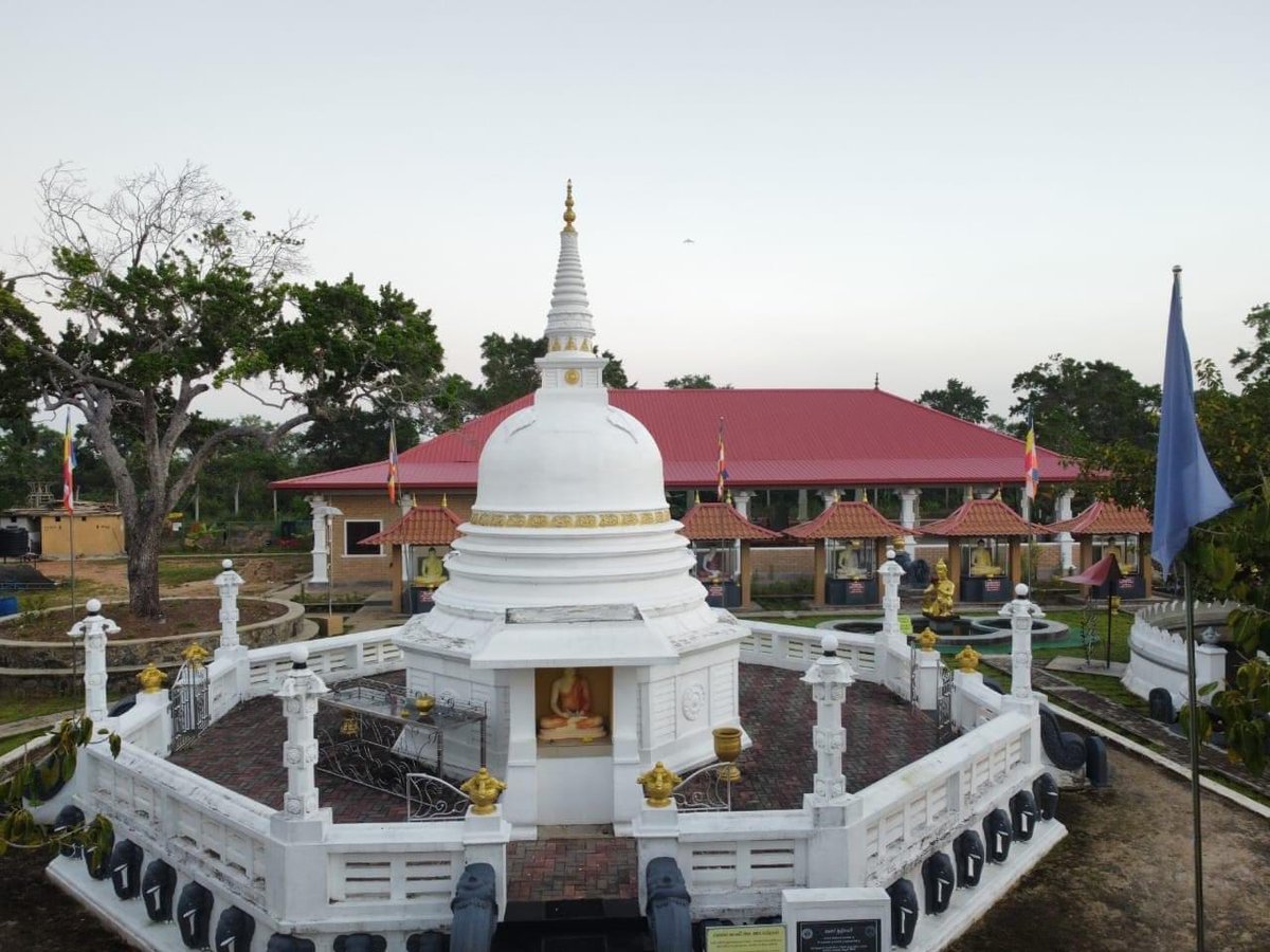 Tamilkingdom1's tweet photo. யாழ் பல்கலைக்கழக கிளிநொச்சி அறிவியல் நகரில் வளாகத்தில் சட்டவிரோதமான ஆக்கிரமிப்பு
#Buddhistization #genocide  @GGPonnambalam @iThamizhi @mrpaluvets @MASumanthiran @ManoGanesan @RW_UNP @ErikSolheim @Tamils_Action @Sugashkanu https://t.co/wZvPqkLzjP