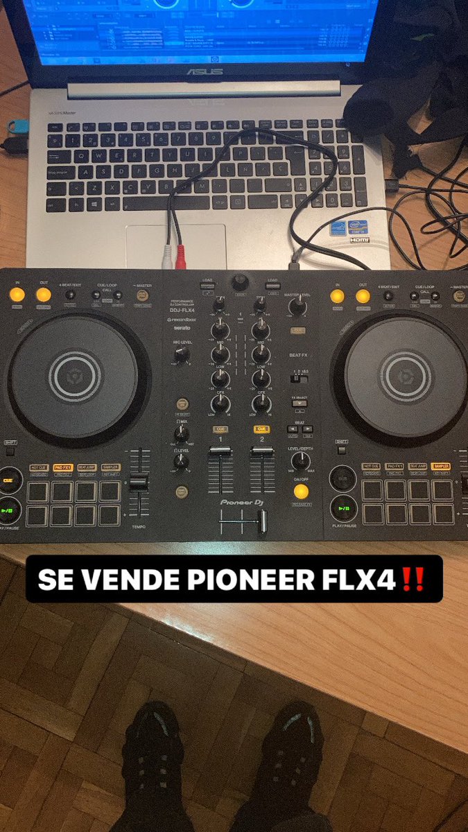 1v4n1n's tweet photo. hola chicos vendo mi pioneer flx4 por cambio de equipo‼️cualquier cosica decidmeeee⬇️💕un fav y rt estaria guayyy https://t.co/wn0m1fTbax