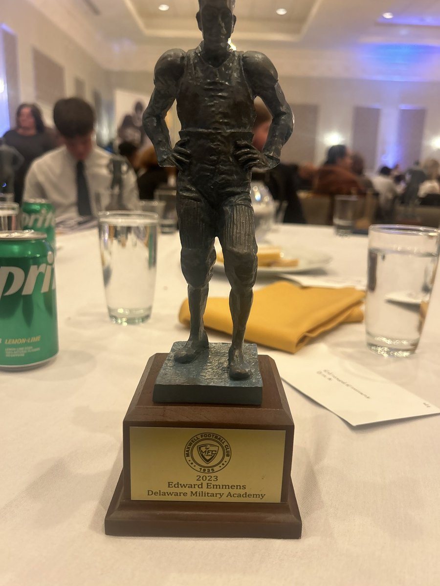 edwardemmens33's tweet photo. Blessed to receive the mini maxwell award! https://t.co/CBx8jYD8zc