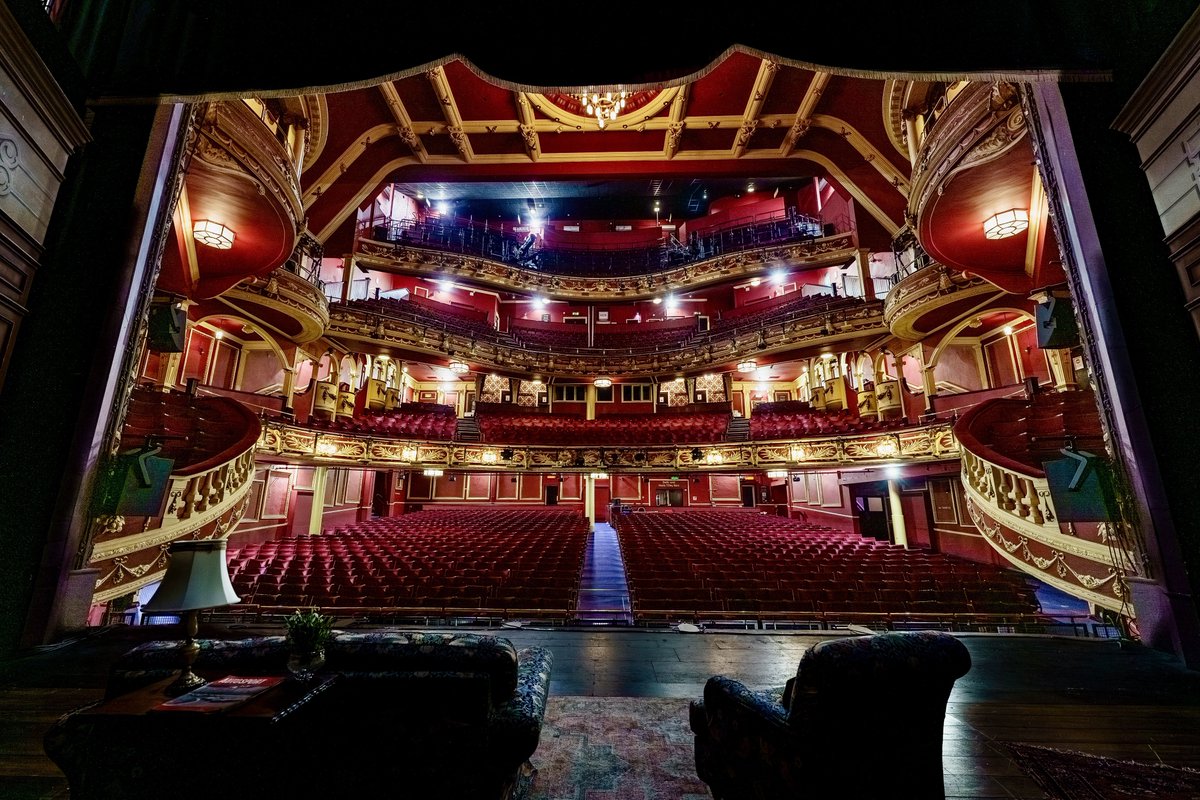 A new tour family! Welcome to the lovely bunch joining us for the next 6 months. I’m sure we’re going to have a great time. Two weeks at the St Martins and then opening in Sunderland. Opposite ends of the scale there! We had a fab week but now it’s a week off (ish)… Feels odd!