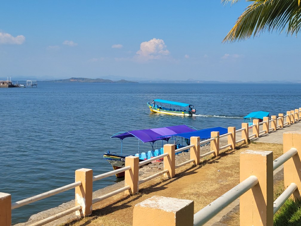 Happy Sunday everyone ☀️

Hope you enjoying your day!

It's election day but it's chaotic &amp; badly organized at @CGMontrealSV 

I wonder why they didn't think we, the 🇸🇻 diáspora, would go in large numbers to support <a href="/nayibbukele/">Nayib Bukele</a> 

Hope something gives!

Ttys

#Elecciones2024Sv