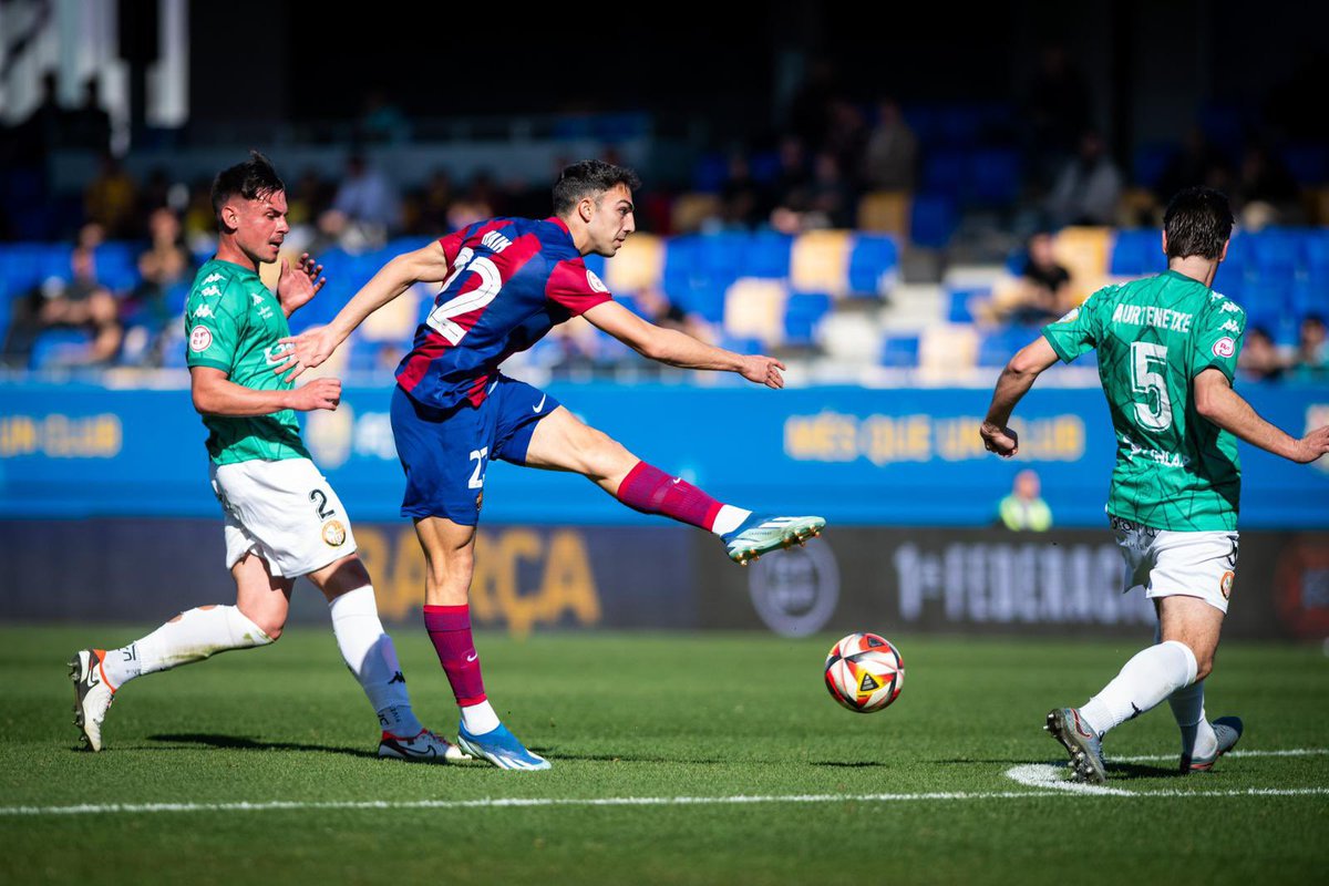 naimgaarcia_'s tweet photo. Work + Team 💙♥️ https://t.co/AvSAiKVRcd