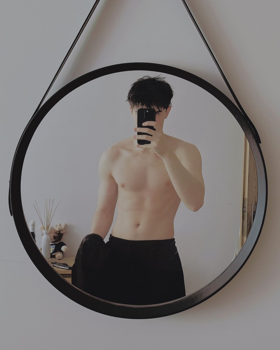 rancorhymn's tweet photo. ⠀
⠀
⠀sundays  are  for  worship .
⠀
⠀ https://t.co/TZj3cXiwpT