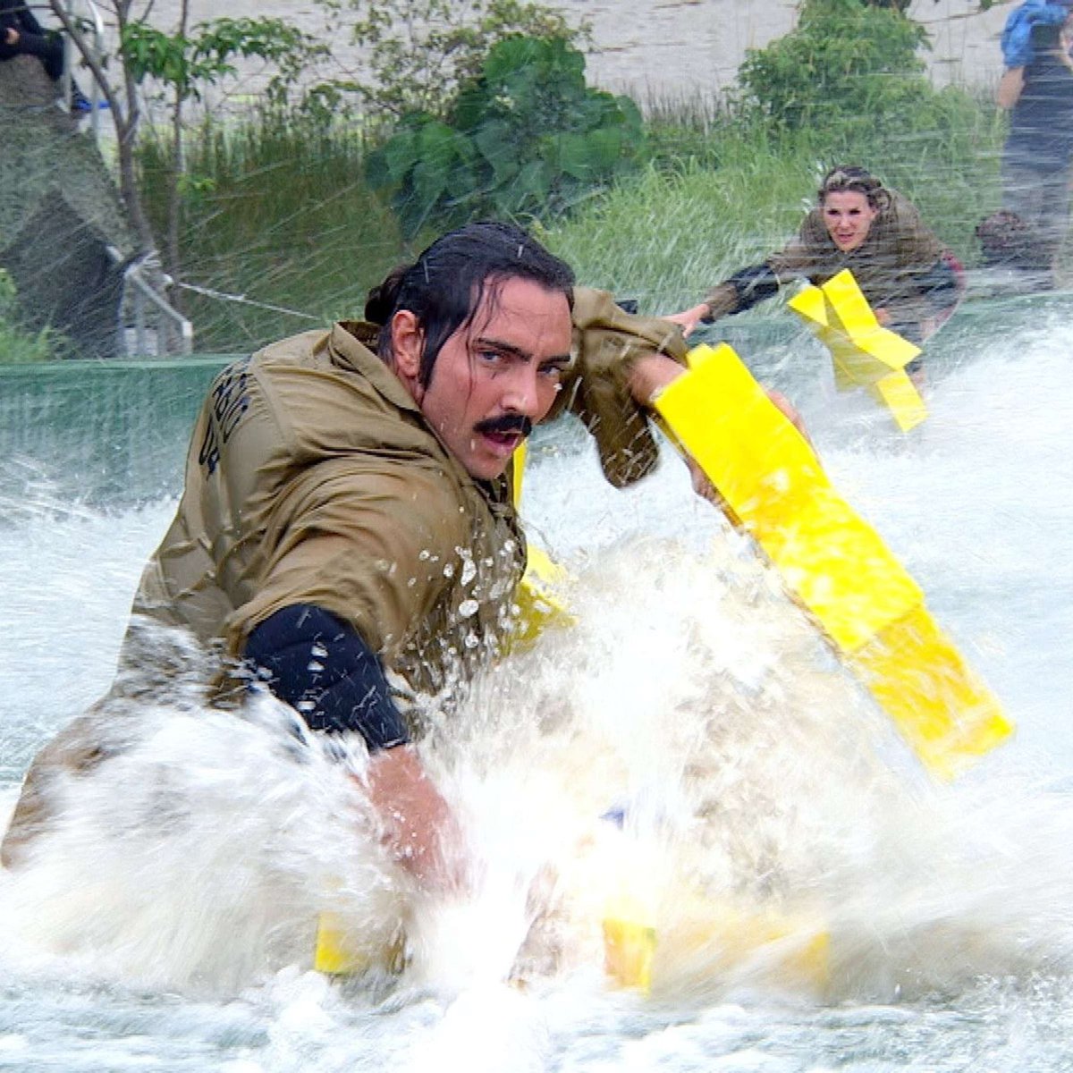 WIR LIEBEN DICH AUCH, SCHNAUZBÄRTIGER AQUAMAN!

#IBES