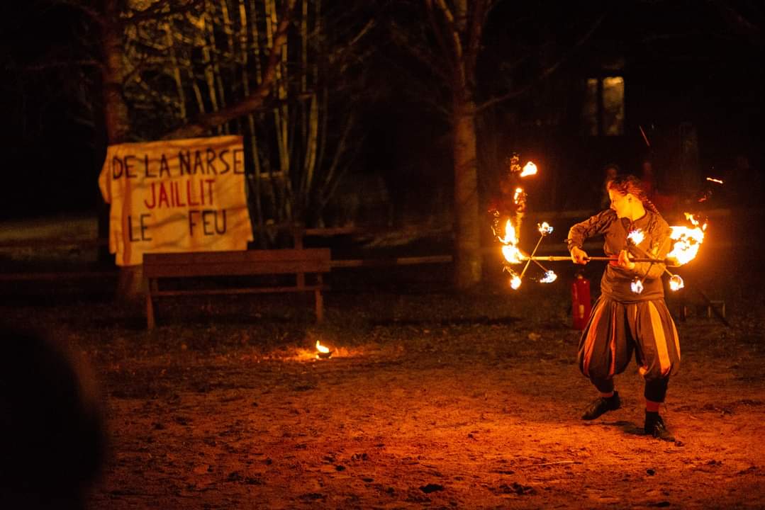 500 personnes étaient présentes hier soir à la marche pour la narse à l'occasion de la journée mondiale des zones humides !

De la narse jaillit le feu !

La mobilisation pour préserver notre patrimoine naturel ne fait que grandir : 2400 adhérents au Collectif 🙂