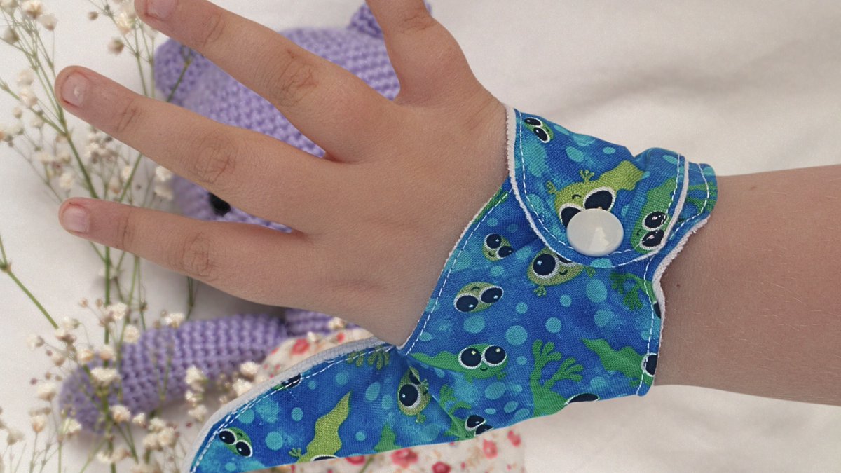 ThumbGuardsNZ's tweet image. Have you seen our #ThumbSucking solution for correcting long term sucking habits? #ThumbGuards thethumbguardstore.etsy.com #CraftBizParty #MHHSBD #CraftHour #Parenting