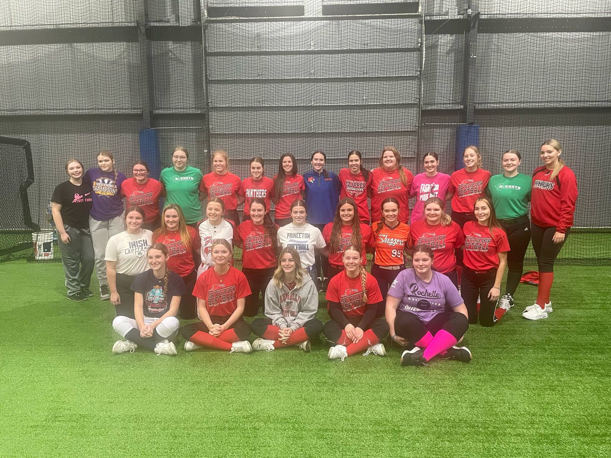 Sauksoftball's tweet photo. Skyhawks softball camp with a great group of future Skyhawks. https://t.co/nS0sN9pdPU