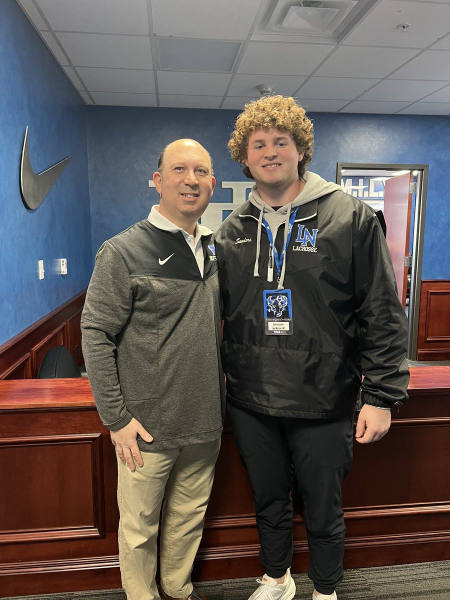 Had an amazing visit at UBuffalo. Awesome to meet @Pete_Lembo, @TQHancock and the rest of the staff Thank you for the amazing hospitality! @Coach_Sheirer @IanFriedFB @Rich_Massaro @HKA_Tanalski @CoachOliphant32 @FB_CoachFitz @CoachBuck_1