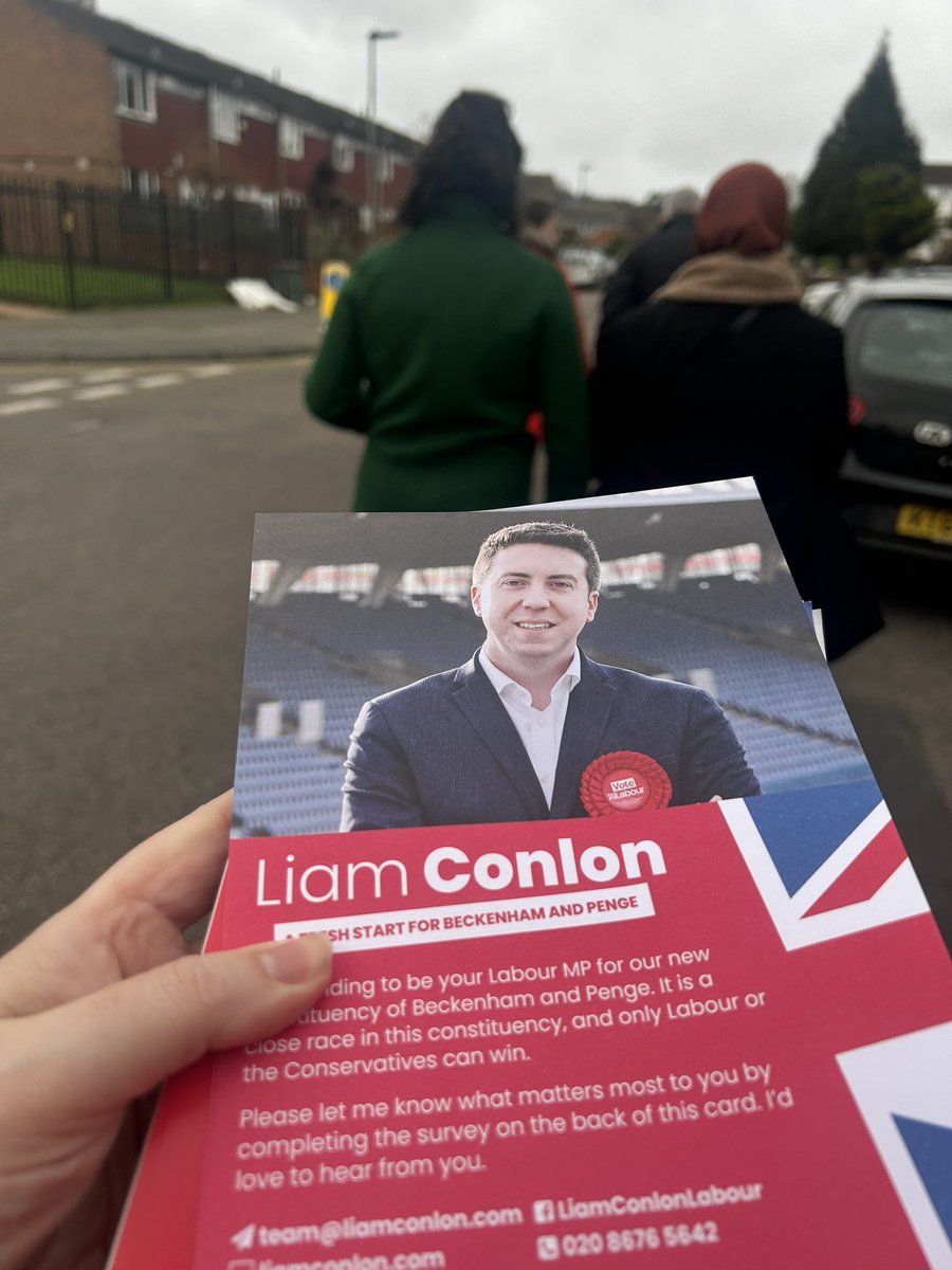 A <a href="/GMBLondonRegion/">GMB London Region</a> special in Beckenham and Penge for <a href="/LiamConlon2/">Liam Conlon</a> with Deputy National Campaign Coordinator <a href="/elliereeves/">Ellie Reeves</a>🌹speaking to local residents about how Labour will #MakeWorkPay